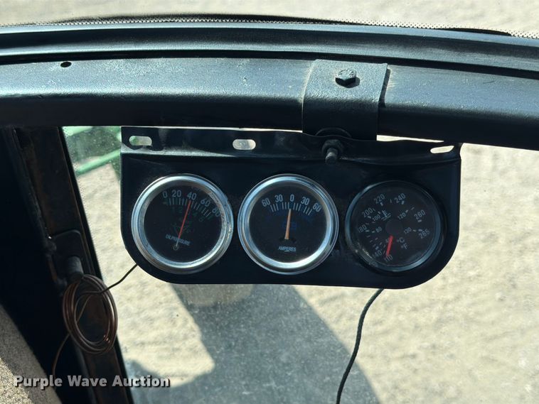 image for item ED5183 1992 John Deere 4760 tractor