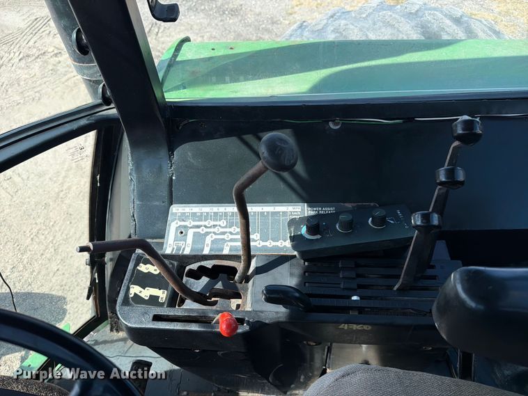 image for item ED5183 1992 John Deere 4760 tractor