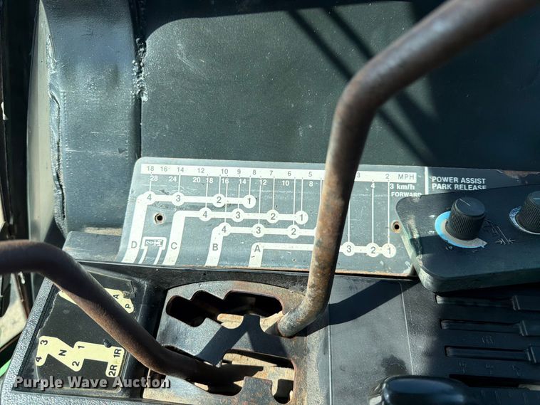 image for item ED5183 1992 John Deere 4760 tractor