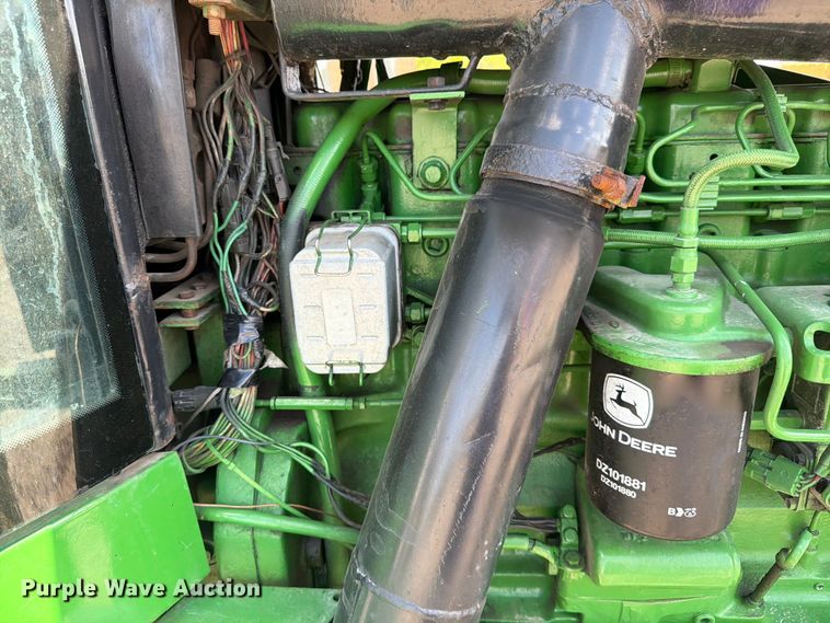 image for item ED5183 1992 John Deere 4760 tractor