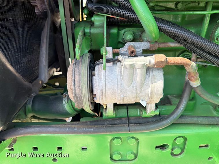 image for item ED5183 1992 John Deere 4760 tractor