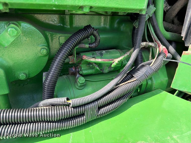 image for item ED5183 1992 John Deere 4760 tractor