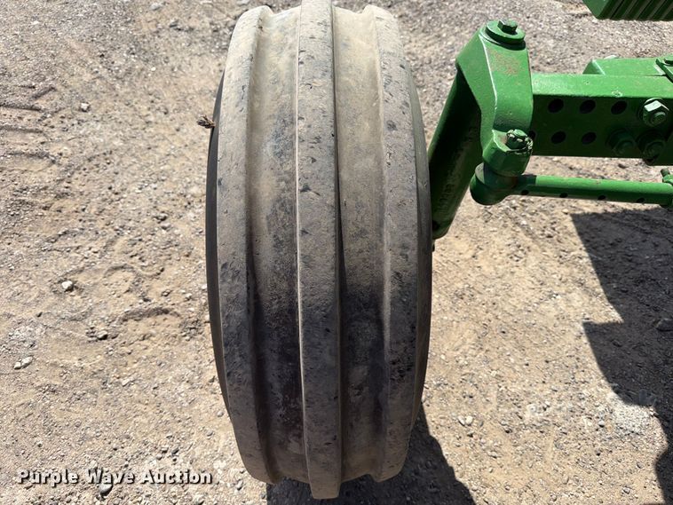 image for item ED5183 1992 John Deere 4760 tractor