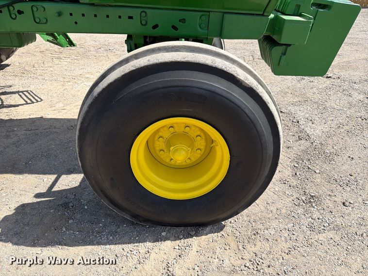 image for item ED5183 1992 John Deere 4760 tractor