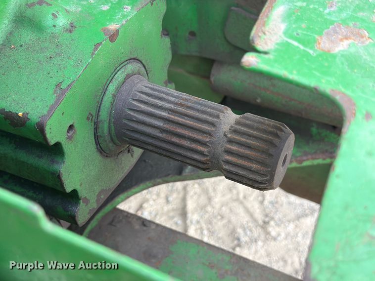 image for item ED5184 2004 John Deere 8320 MFWD tractor