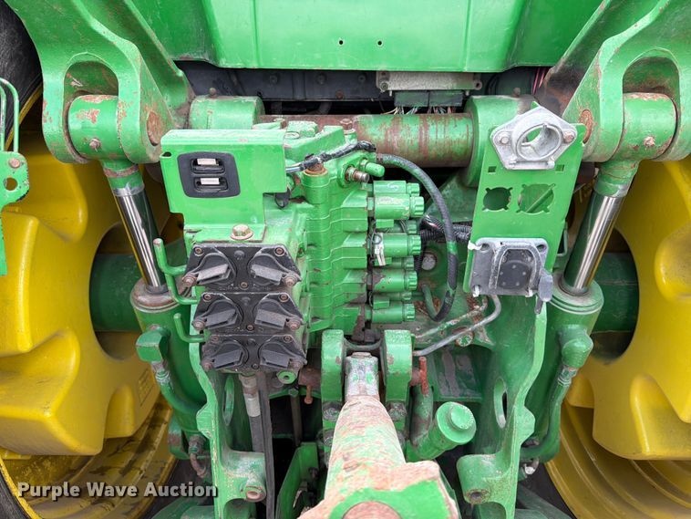 image for item ED5184 2004 John Deere 8320 MFWD tractor