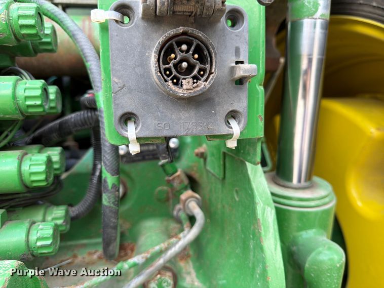 image for item ED5184 2004 John Deere 8320 MFWD tractor