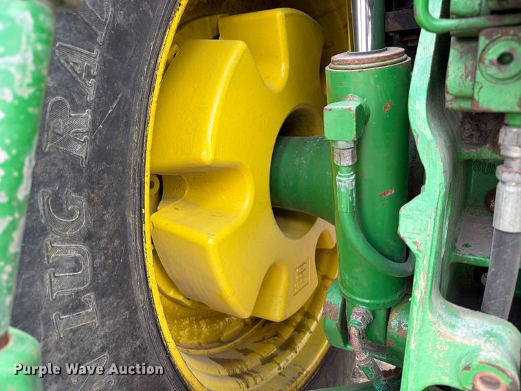 image for item ED5184 2004 John Deere 8320 MFWD tractor