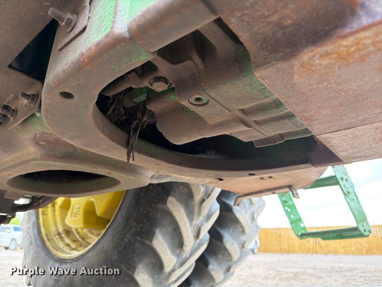 image for item ED5184 2004 John Deere 8320 MFWD tractor