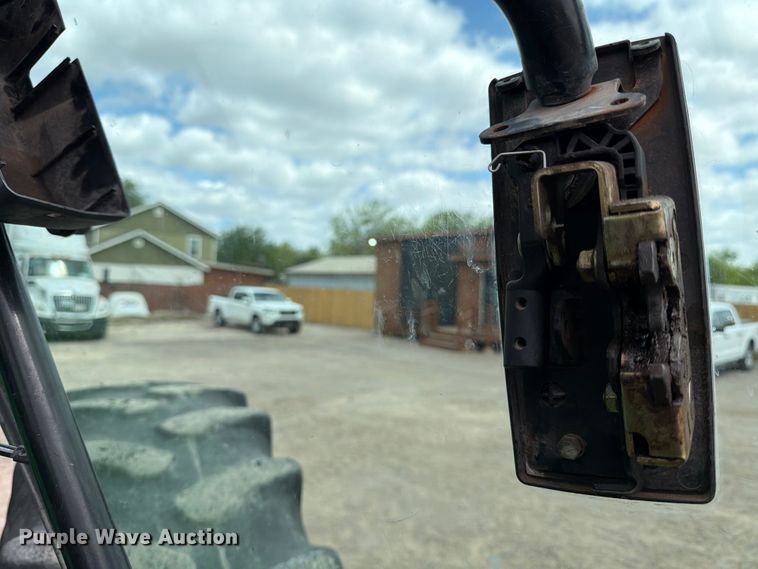 image for item ED5184 2004 John Deere 8320 MFWD tractor