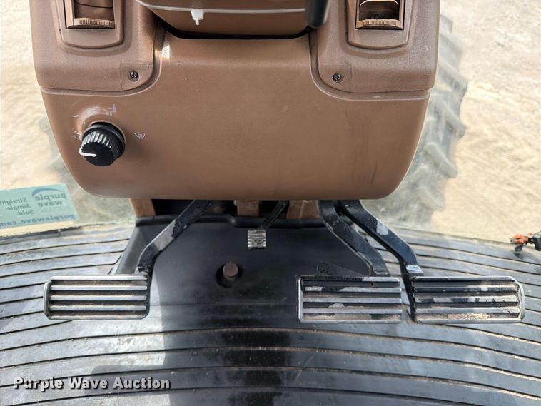 image for item ED5184 2004 John Deere 8320 MFWD tractor