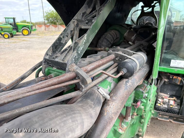 image for item ED5184 2004 John Deere 8320 MFWD tractor