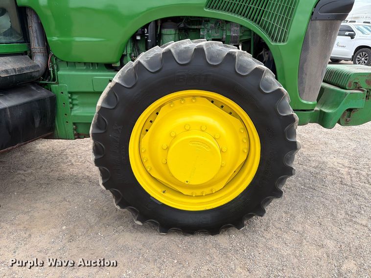 image for item ED5184 2004 John Deere 8320 MFWD tractor