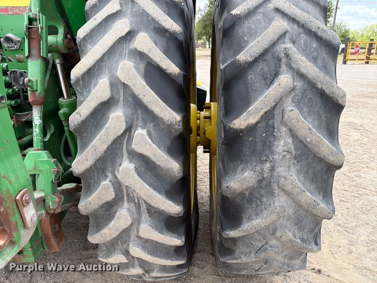 image for item ED5184 2004 John Deere 8320 MFWD tractor