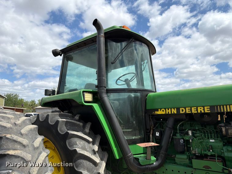 image for item ED5185 1994 John Deere 4760 MFWD tractor