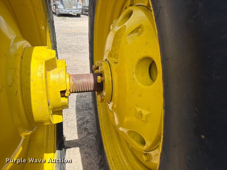 image for item ED5185 1994 John Deere 4760 MFWD tractor