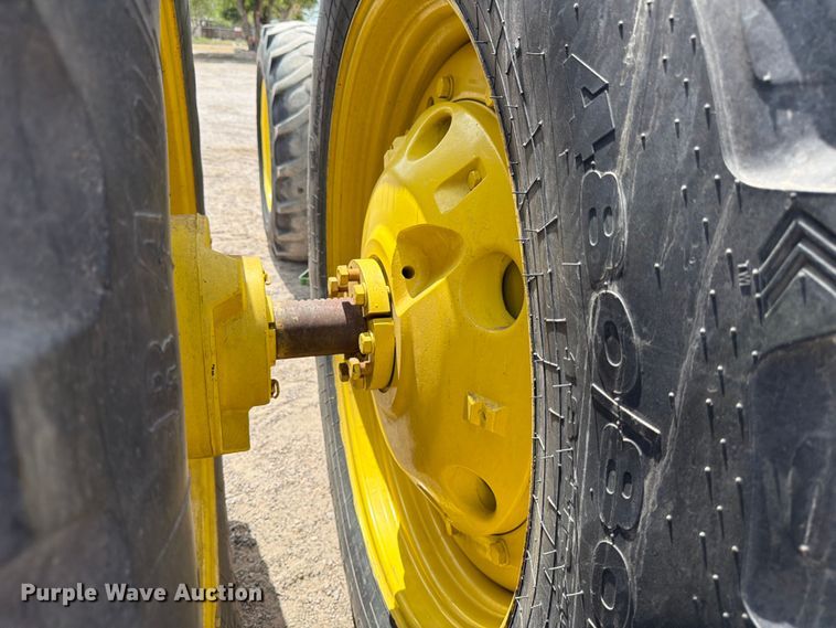 image for item ED5185 1994 John Deere 4760 MFWD tractor