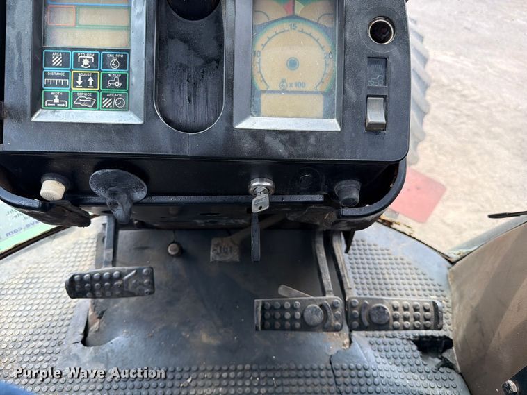 image for item ED5185 1994 John Deere 4760 MFWD tractor