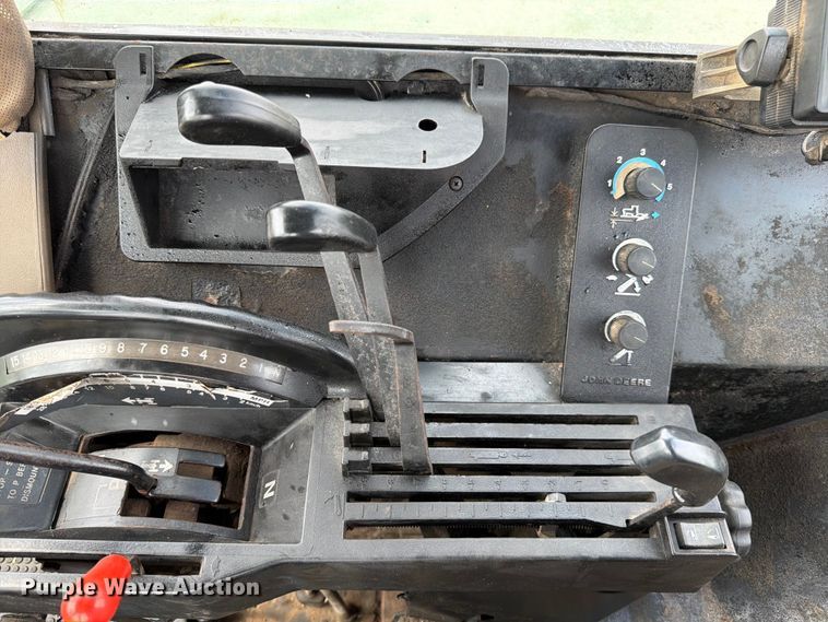 image for item ED5185 1994 John Deere 4760 MFWD tractor