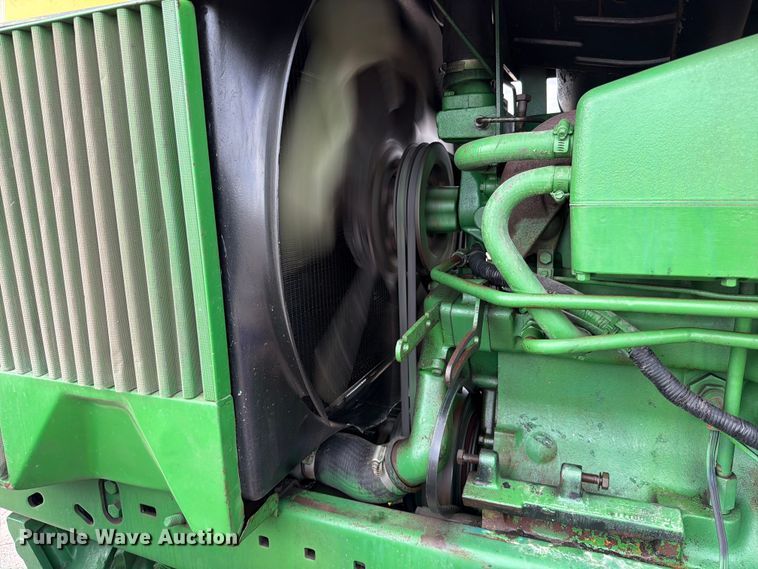 image for item ED5185 1994 John Deere 4760 MFWD tractor