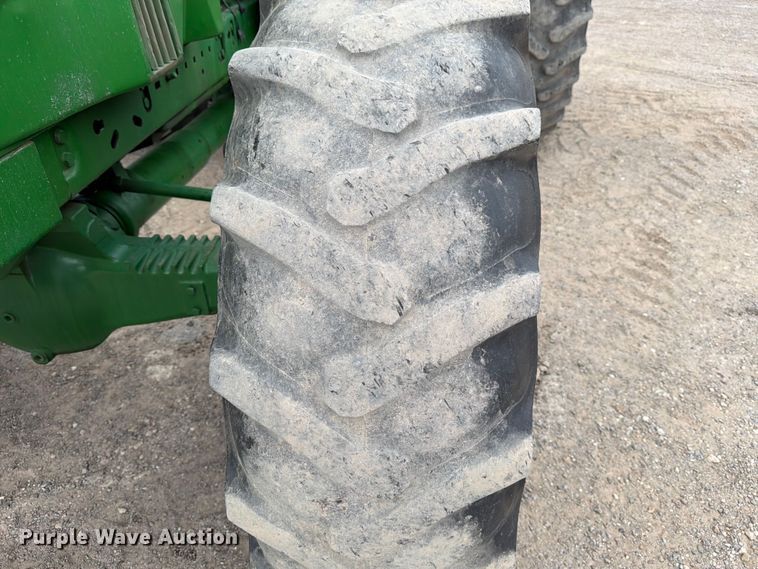 image for item ED5185 1994 John Deere 4760 MFWD tractor