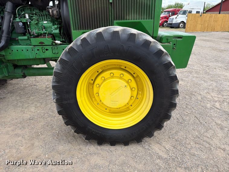 image for item ED5185 1994 John Deere 4760 MFWD tractor