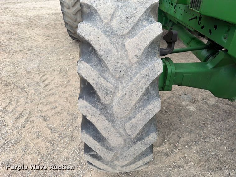 image for item ED5185 1994 John Deere 4760 MFWD tractor