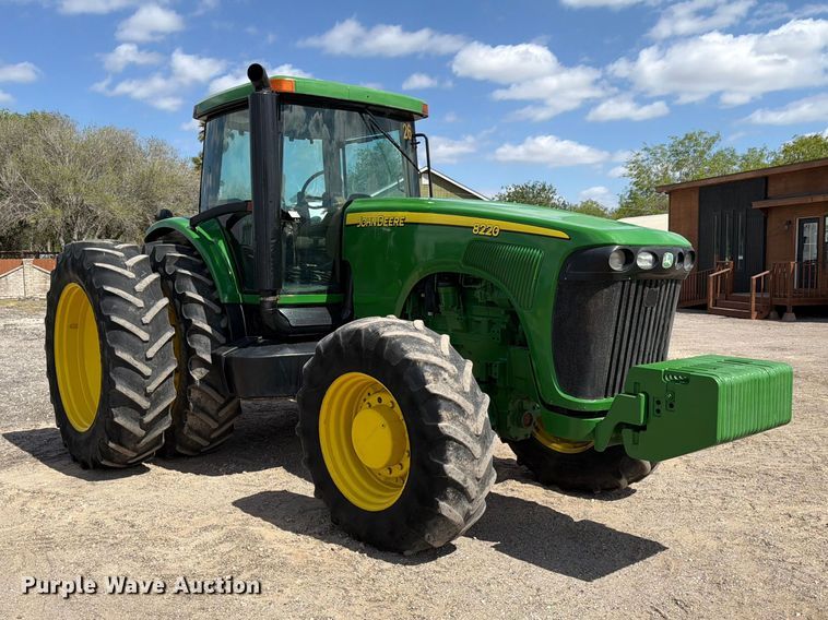 image for item ED5186 2005 John Deere 8220 MFWD tractor