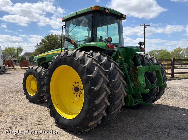 image for item ED5186 2005 John Deere 8220 MFWD tractor