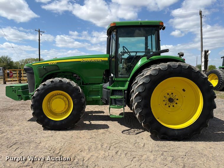 image for item ED5186 2005 John Deere 8220 MFWD tractor