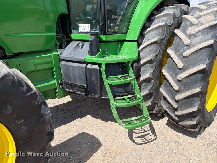 image for item ED5186 2005 John Deere 8220 MFWD tractor