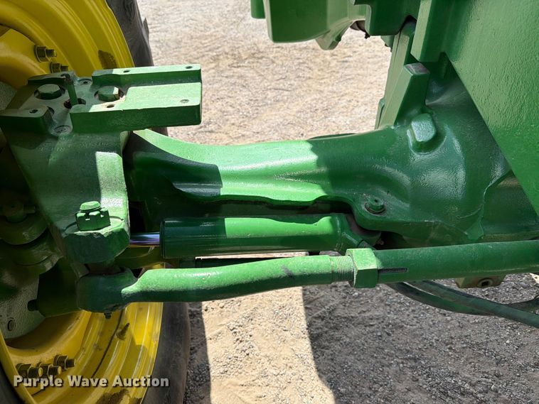 image for item ED5186 2005 John Deere 8220 MFWD tractor