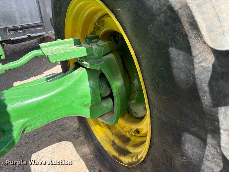 image for item ED5186 2005 John Deere 8220 MFWD tractor