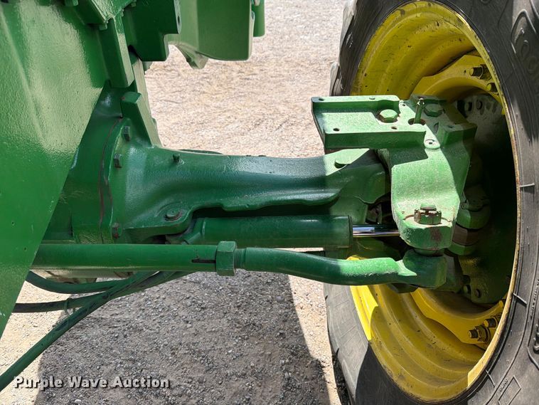 image for item ED5186 2005 John Deere 8220 MFWD tractor