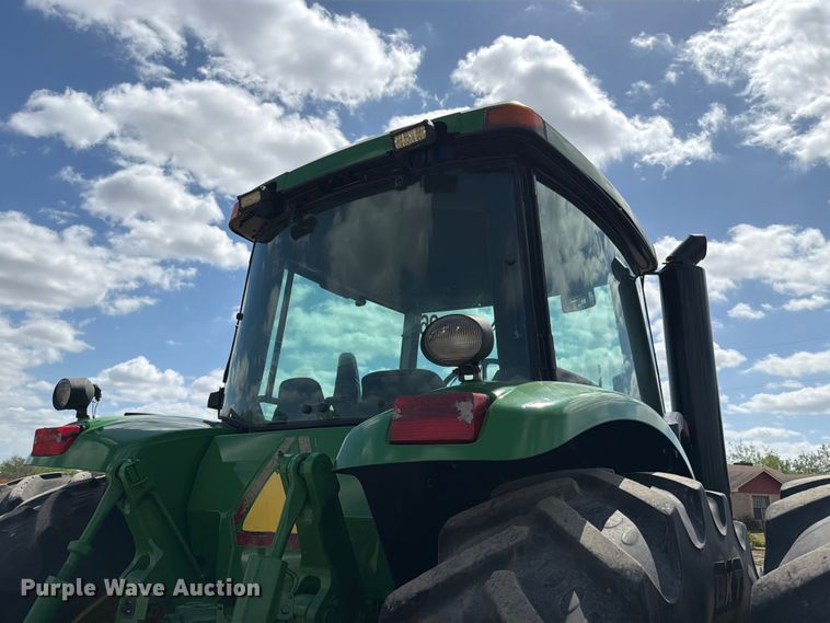 image for item ED5186 2005 John Deere 8220 MFWD tractor