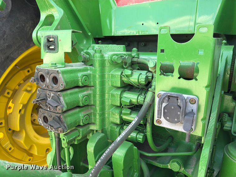image for item ED5186 2005 John Deere 8220 MFWD tractor