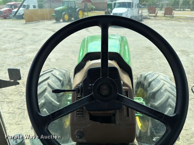 image for item ED5186 2005 John Deere 8220 MFWD tractor