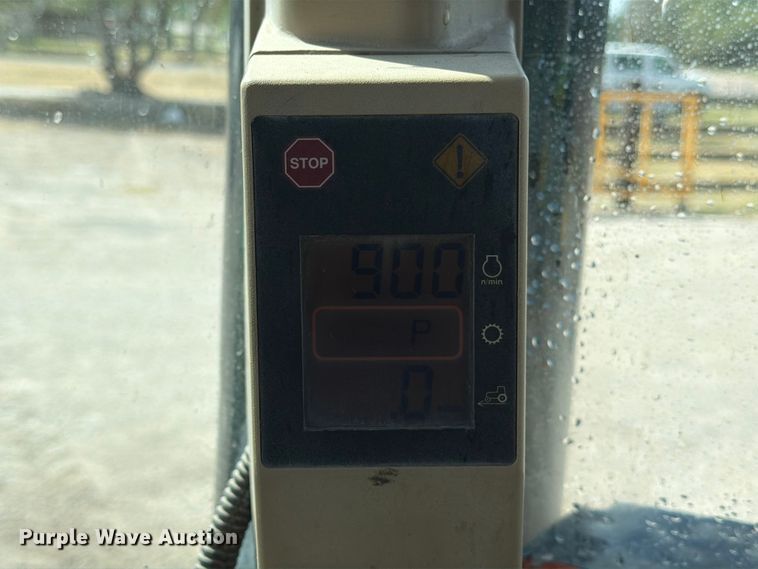 image for item ED5186 2005 John Deere 8220 MFWD tractor