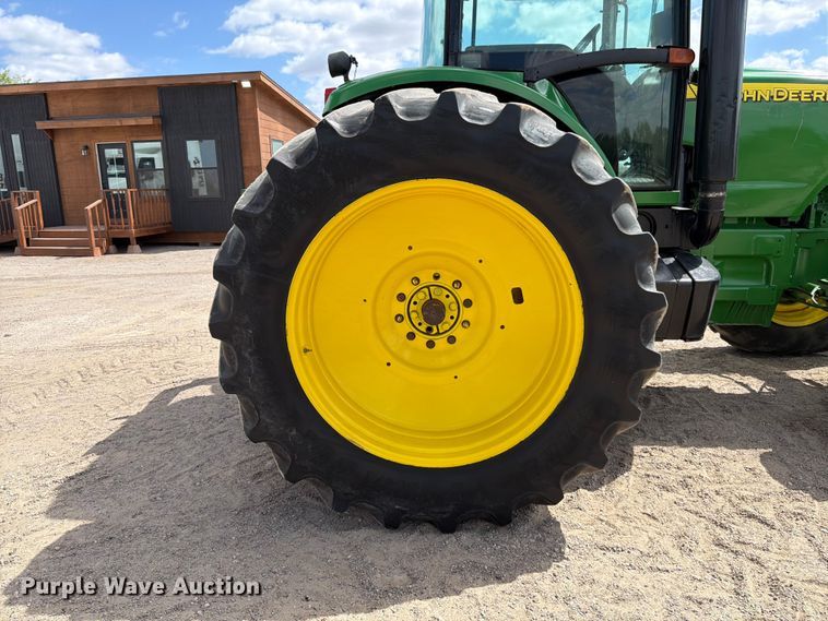 image for item ED5186 2005 John Deere 8220 MFWD tractor