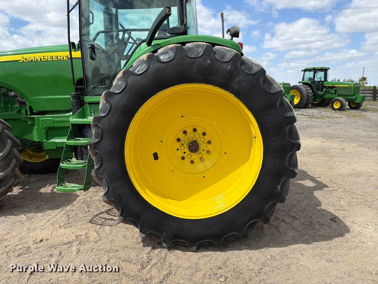 image for item ED5186 2005 John Deere 8220 MFWD tractor