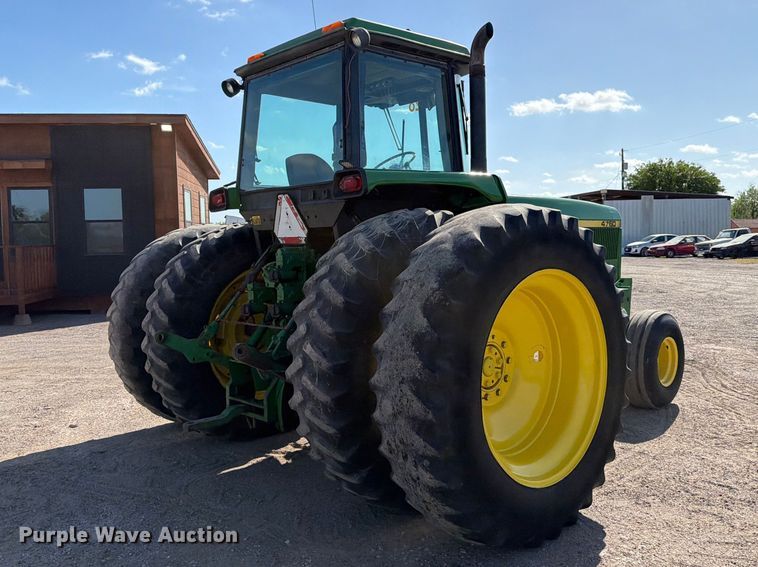 image for item ED5187 1993 John Deere 4760 tractor