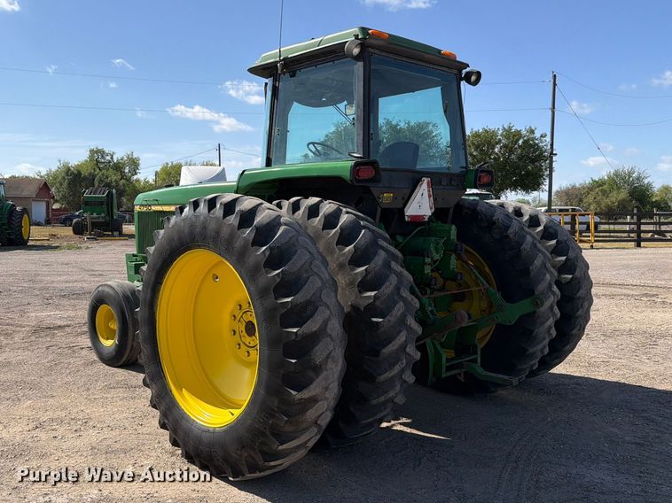 image for item ED5187 1993 John Deere 4760 tractor
