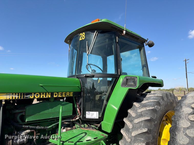 image for item ED5187 1993 John Deere 4760 tractor