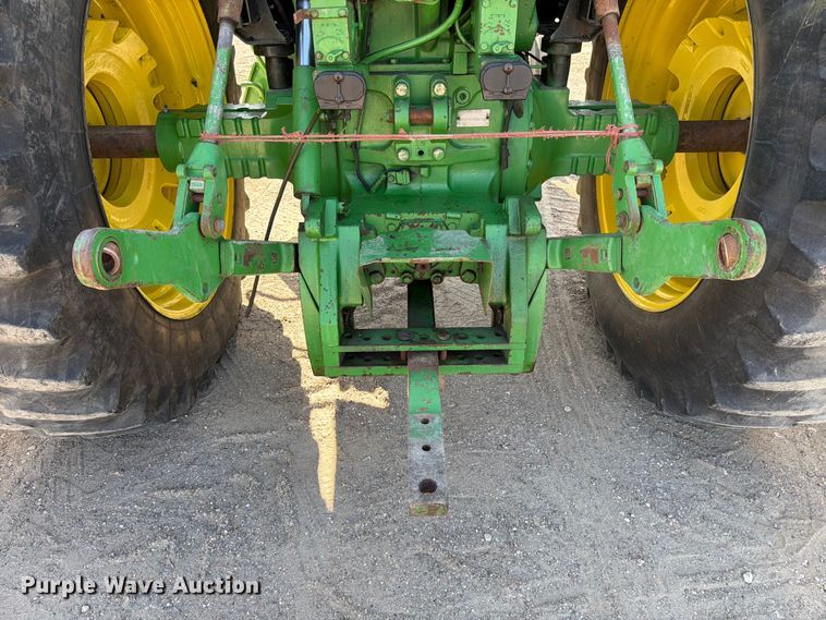 image for item ED5187 1993 John Deere 4760 tractor