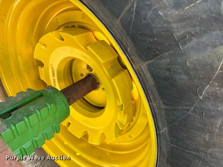 image for item ED5187 1993 John Deere 4760 tractor