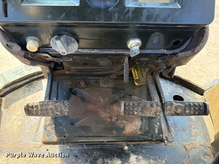 image for item ED5187 1993 John Deere 4760 tractor