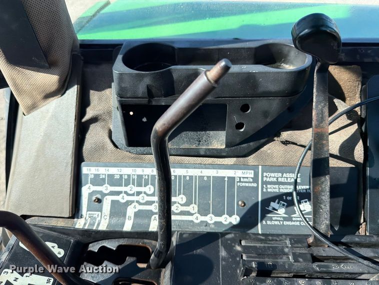 image for item ED5187 1993 John Deere 4760 tractor