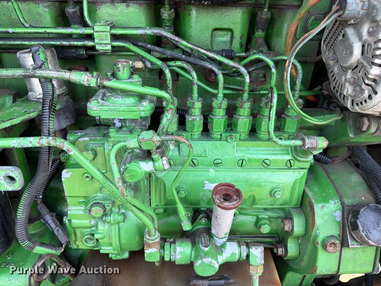 image for item ED5187 1993 John Deere 4760 tractor