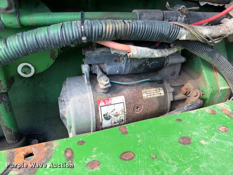 image for item ED5187 1993 John Deere 4760 tractor