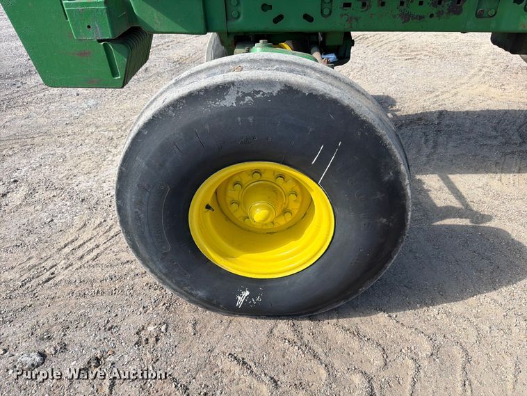 image for item ED5187 1993 John Deere 4760 tractor